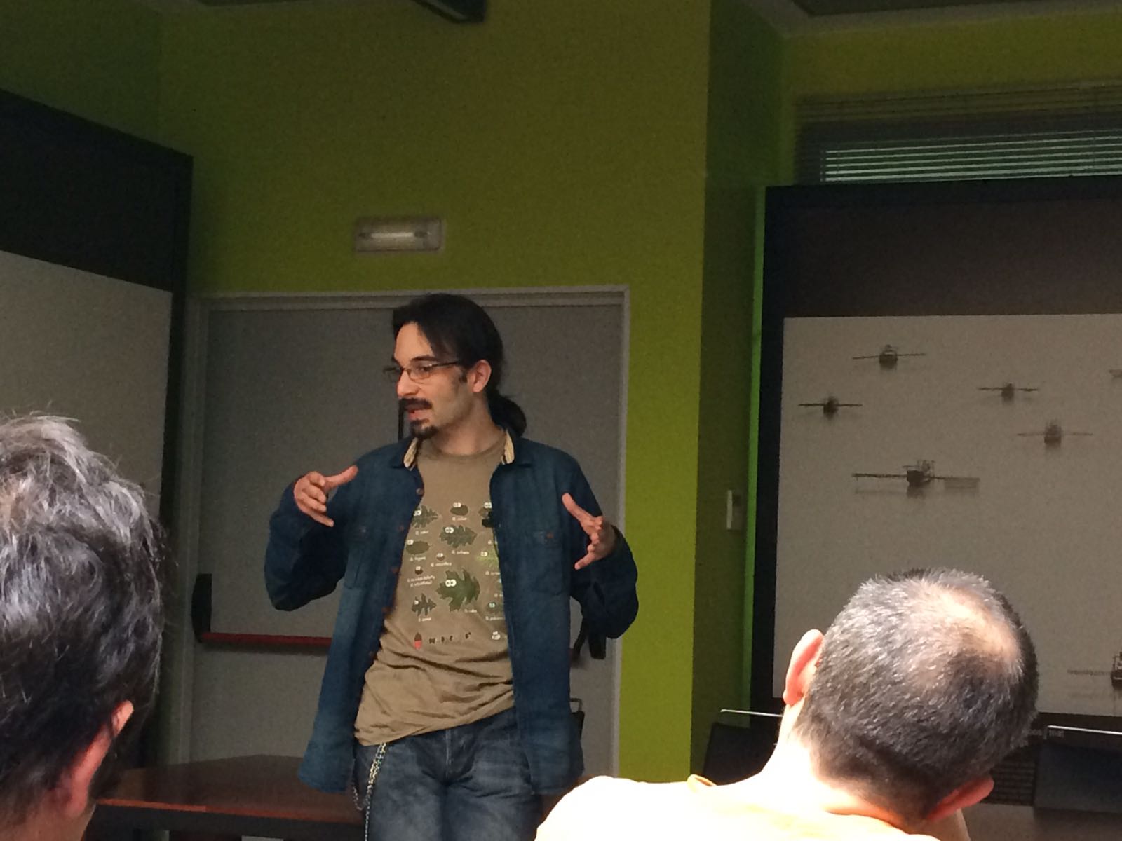 Álvaro Bayón impartiendo un seminario