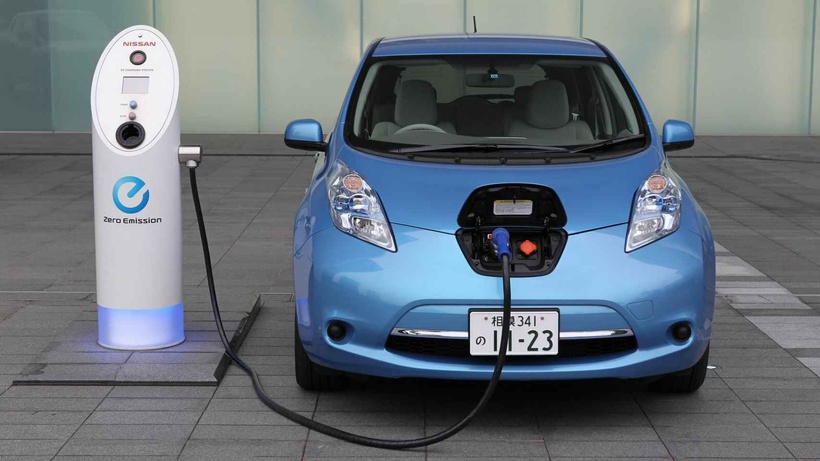 Silencio, se «rueda»: ¿es la ausencia de ruido un problema en los vehículos eléctricos?